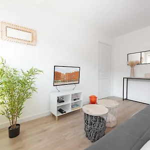 T2 Avec Parking Gratuit - Proximite Gare Appartement